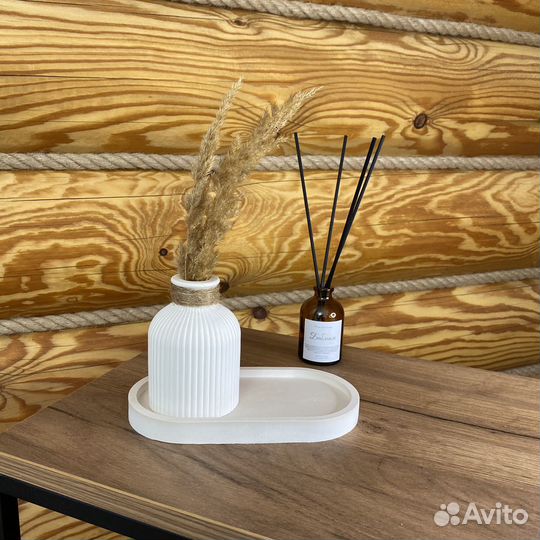 Ваза и поднос из гипса