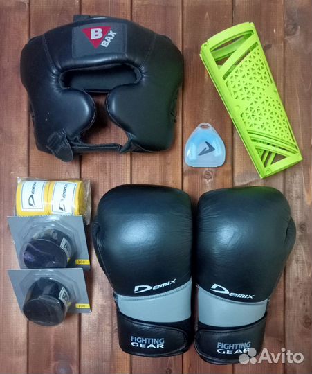 Бокс: капа, шлем, лапы, бинты