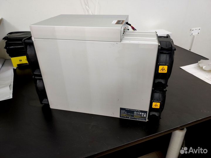 Asic майнер Bitmain Antminer S19