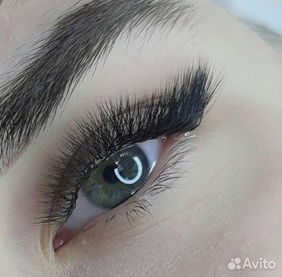 Наращивание ресниц, оформление бровей