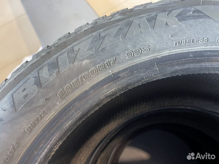 Bridgestone Blizzak DM-V2 225/60 R17 99S