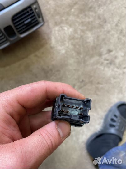 Кнопка аварийки Nissan Almera N16