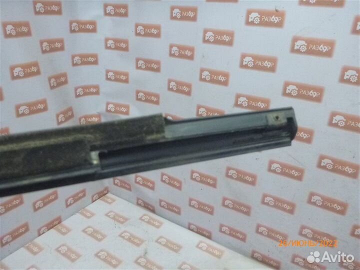 Уплотнитель стекла двери бархотка передний правый