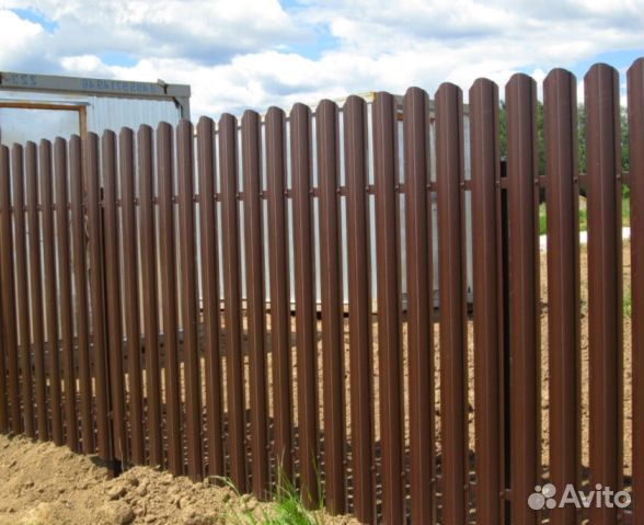 Штакетник металлический, в наличии и под заказ