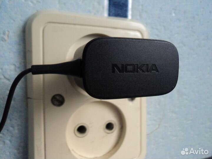 Зарядные устройства для телефона разные