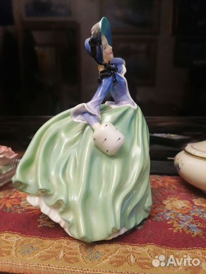 Статуэтка фарфоровая Royal doulton