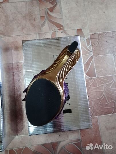 Шлепанцы женские 35 размер