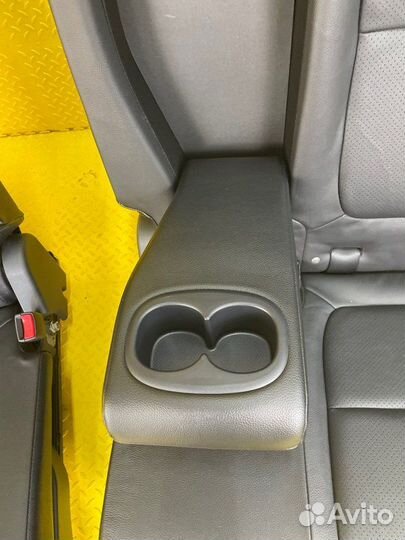 Б/У Сидение - В хорошем состоянииn- Оригиналn- Без