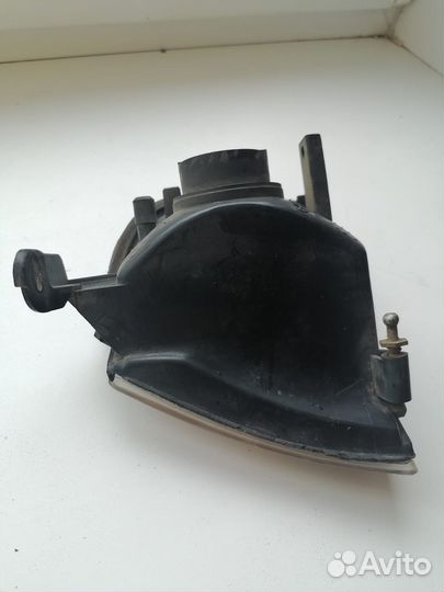 Поворотник на Ниссан primera правый