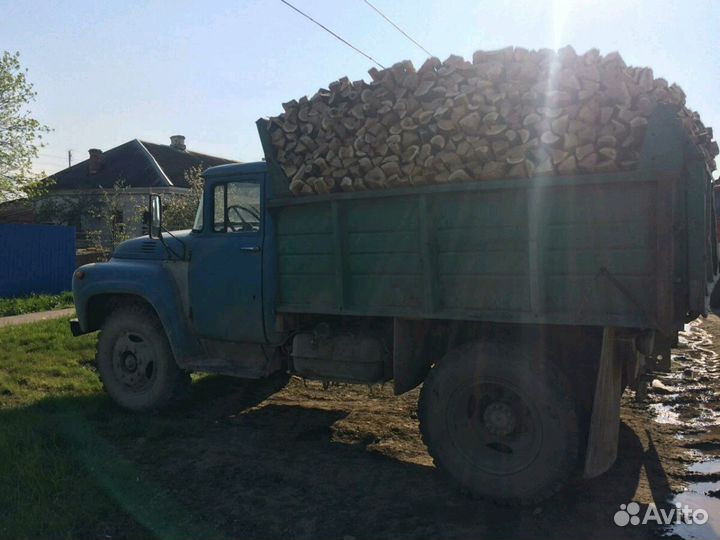 Дрова,песок,перегной,щебень