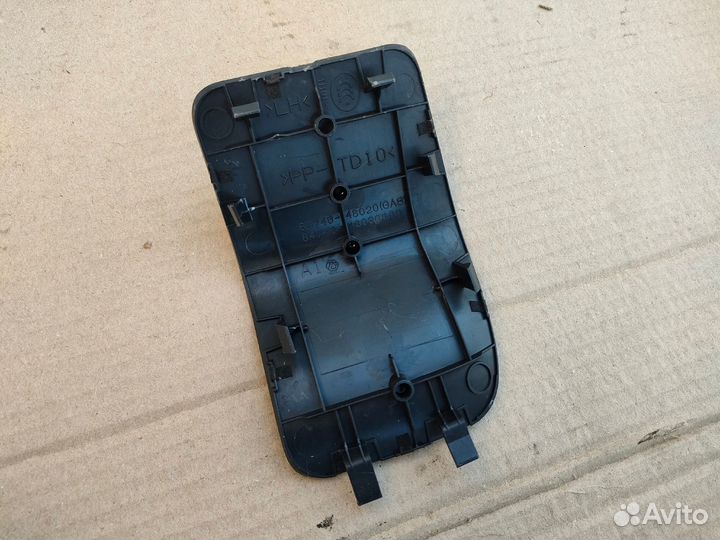 Крышка обшивки багажника слева Toyota Highlander 2