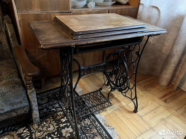 Швейная машина Singer