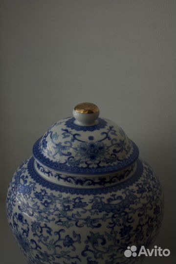 Фарфоровая вазочка расписная