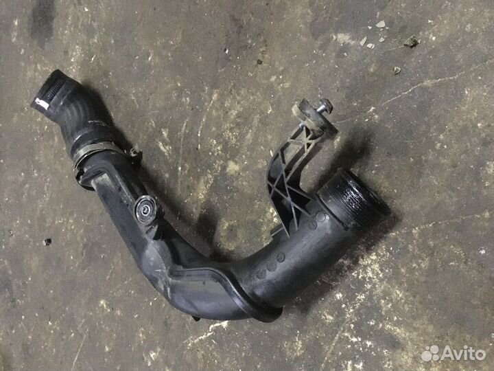 Патрубок интеркулера (Volkswagen Tiguan)