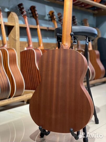 Классическая гитара Alhambra
