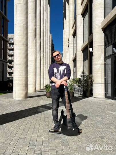 Уроки вокала, игры на гитаре и электрогитаре