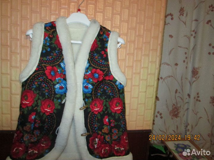 Жилет меховой натуральный женский