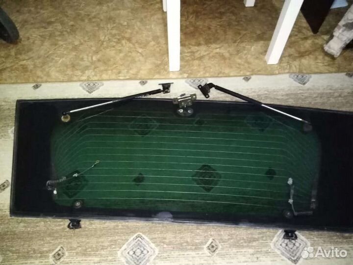 Стекло заднее Nissan Liberty