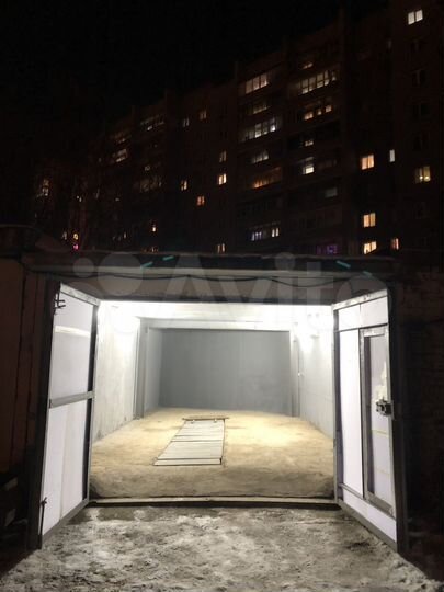 Гараж, > 30 м²