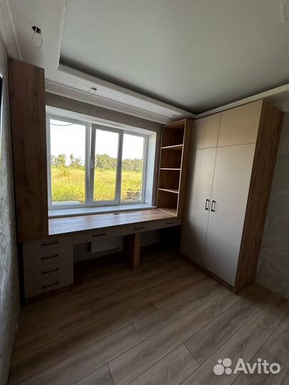 Письменный стол школьный