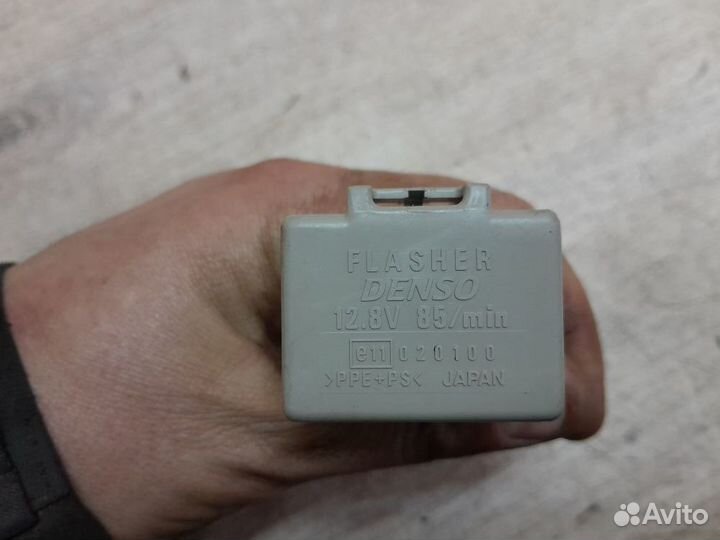 Реле поворотов Toyota Camry XV30 (2001—2006)