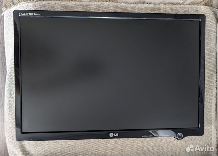 Монитор LG Flatron L227WT