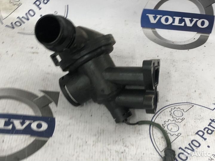 Корпус термостата Jaguar F-Type I 2-й рестайлинг