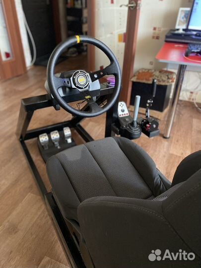 Кокпит для симрейсинга