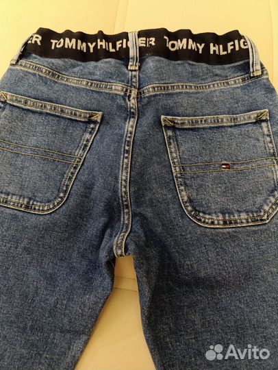 Фирменные джинсы для мальчика-подростка