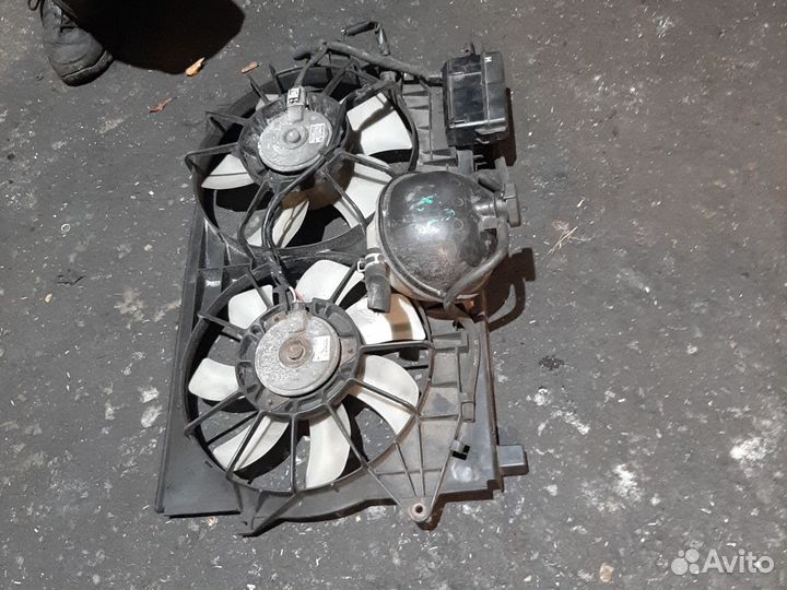 Вентилятор радиатора Тойота Авенсис 2 2.0 дизель