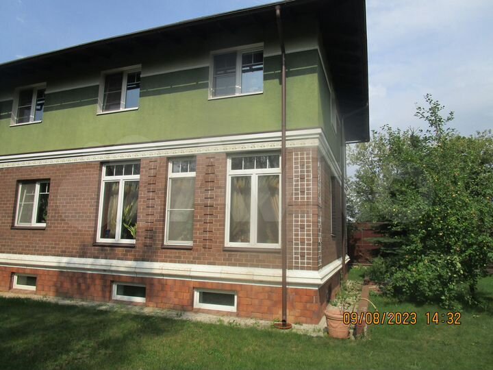 Дом 320 м² на участке 8 сот.