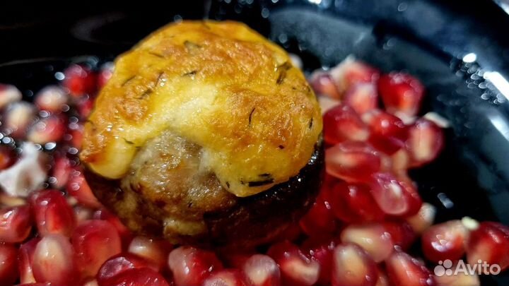 Грибы фаршированные индейкой