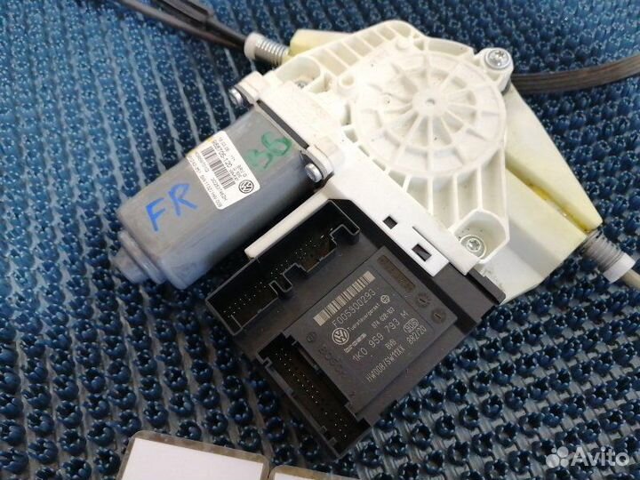 Стеклоподъемник Volkswagen Passat