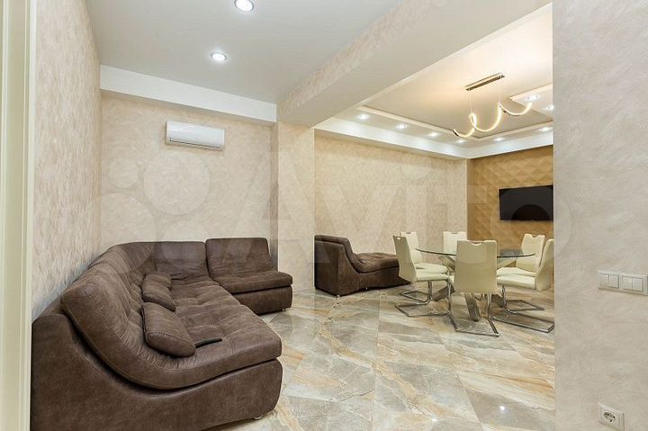 3-к. квартира, 82 м², 12/19 эт.