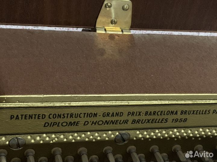 Фортепиано Petrof Classic, матовое, 3 педали