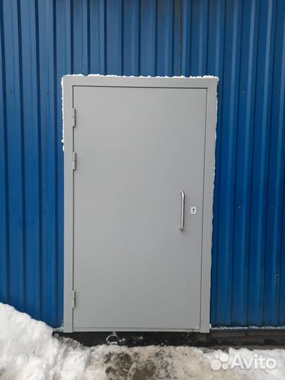 Противопожарная дверь под ключ