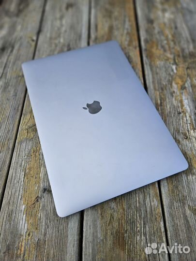 Macbook pro 16дюймов. Intel i7 2021г. производства