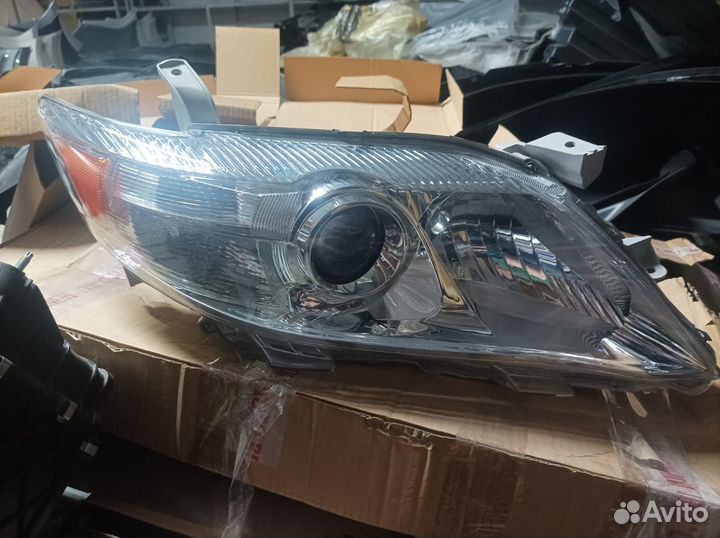 Toyota фара передняя правая camry 09-11
