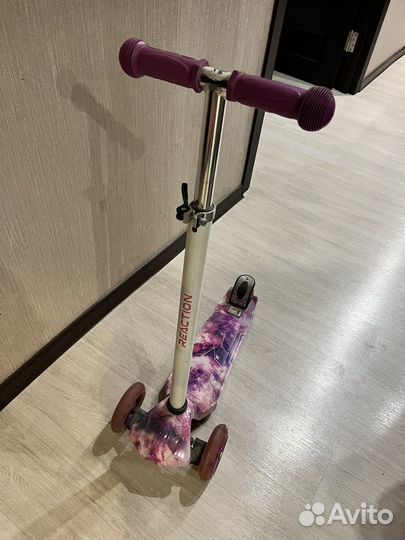 Самокат трехколесный