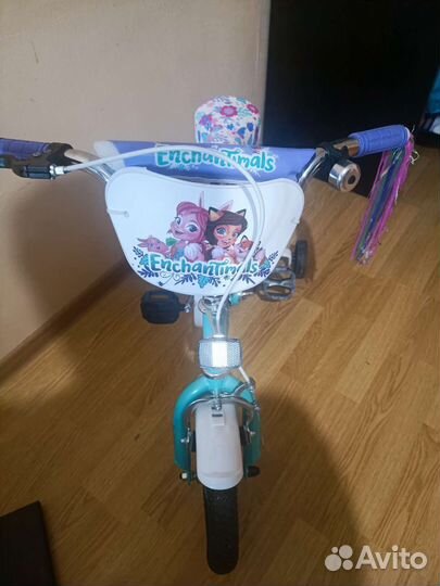 Детский велосипед четырехколесный