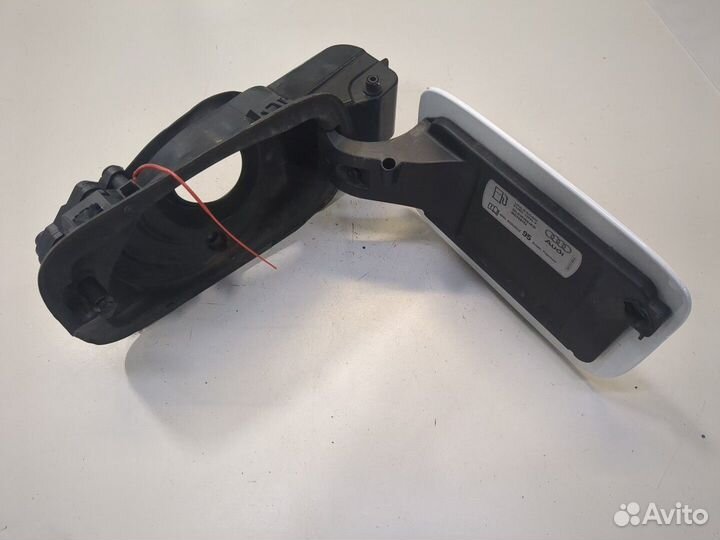 Лючок бензобака Audi A3, 2017