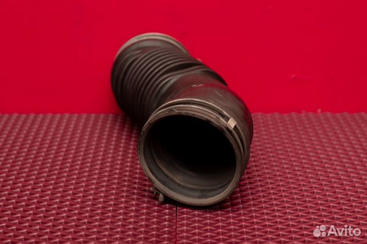 Патрубок воздушного фильтра Toyota Land Cruiser