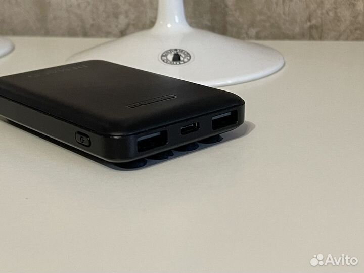 Внешний аккумулятор с беспроводной зарядкой