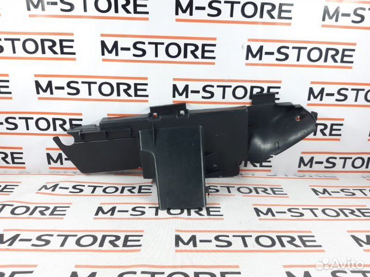 Воздуховод радиатора передний правый Volkswagen