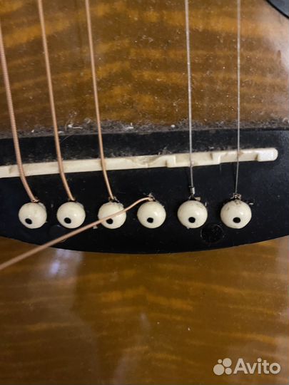 Акустическая гитара