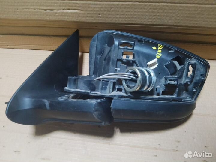 Зеркало мехакническое левое LADA Granta 1