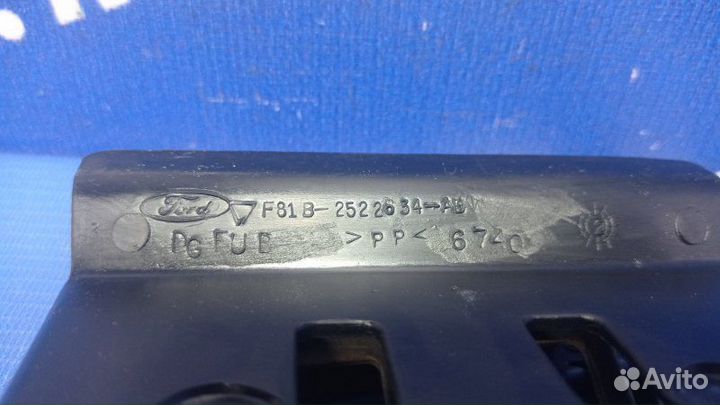 Внутренняя ручка двери Ford F350 пикап A325C 2005