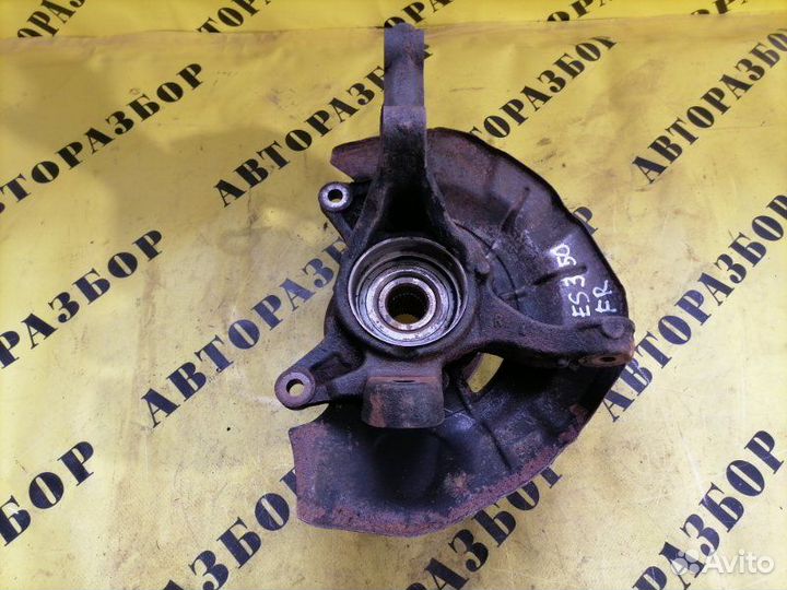 Кулак поворотный передний правый Lexus Es350