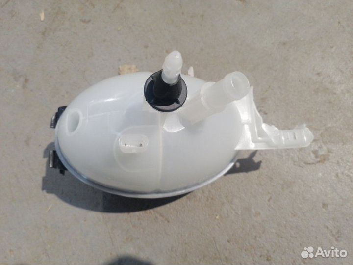 Бачок расширительный Mercedes Benz C-Class W204