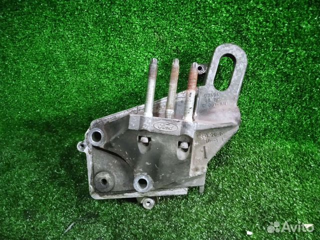 Кронштейн двигателя правый Форд Фокус 2